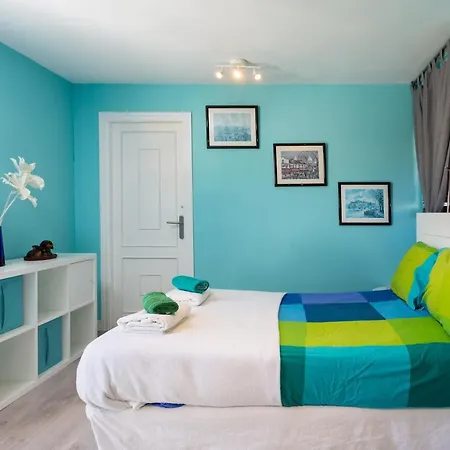 Home2book Charming Sea Front House Hébergement de vacances *