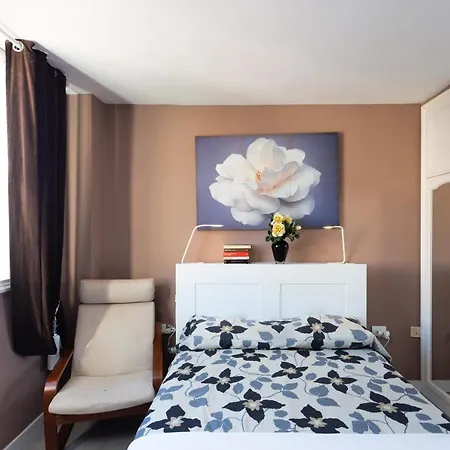 בית נופש Home2book Charming Sea Front House *