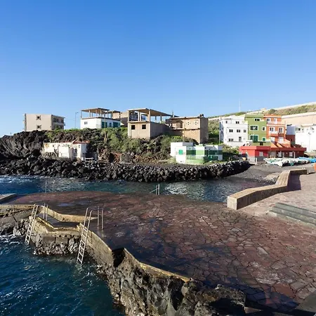 Home2book Charming Sea Front House Hébergement de vacances El Escobonal