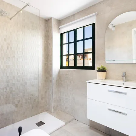 בית נופש Home2book Charming Sea Front House