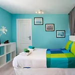 Home2book Charming Sea Front House Vakantiehuis *