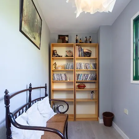 Дом отдыха Home2book Charming Sea Front House Эль-Эскобональ