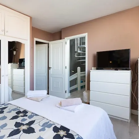 Home2book Charming Sea Front House