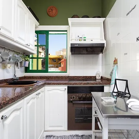 Дом отдыха Home2book Charming Sea Front House