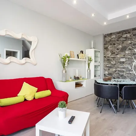 Home2book Charming Sea Front House Дом отдыха