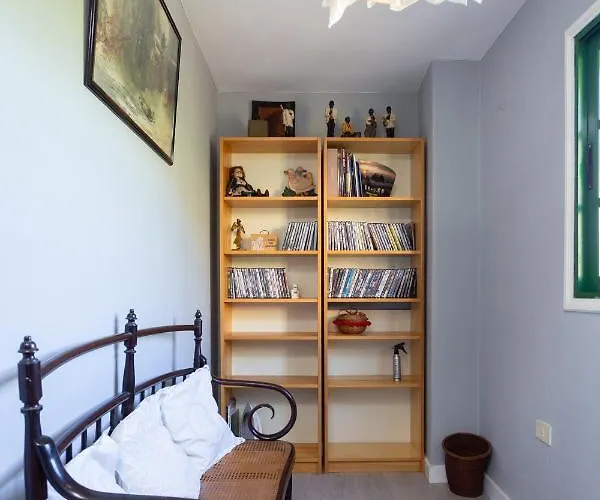 Дом отдыха Home2book Charming Sea Front House Эль-Эскобональ