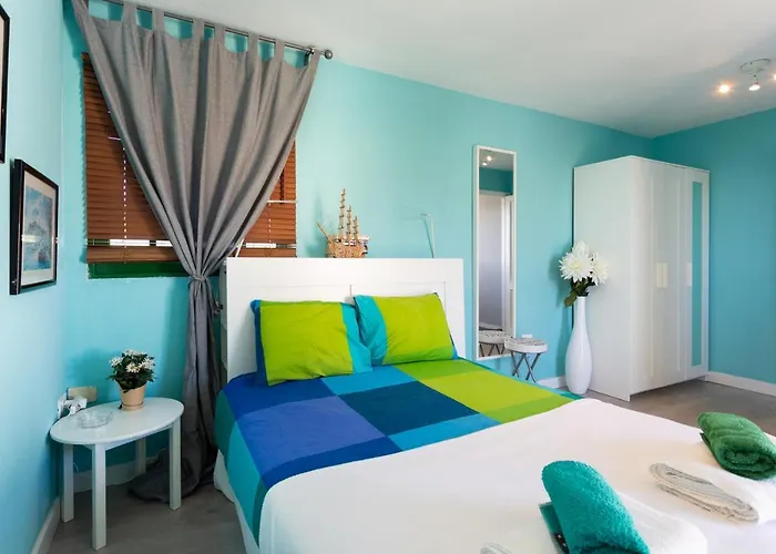 Home2book Charming Sea Front House *