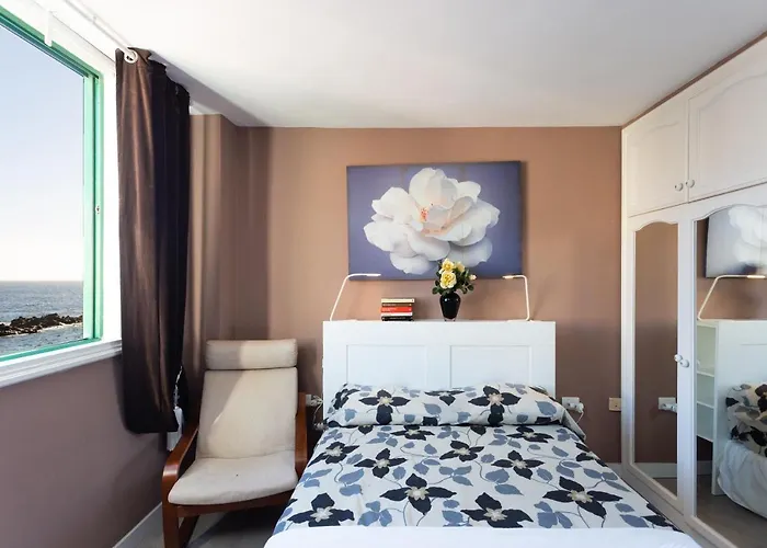 Casa vacanze Home2book Charming Sea Front House *