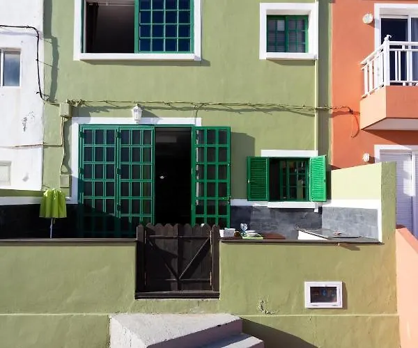 Home2book Charming Sea Front House *