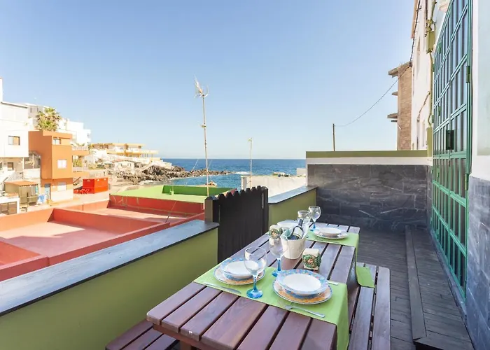 Home2book Charming Sea Front House *