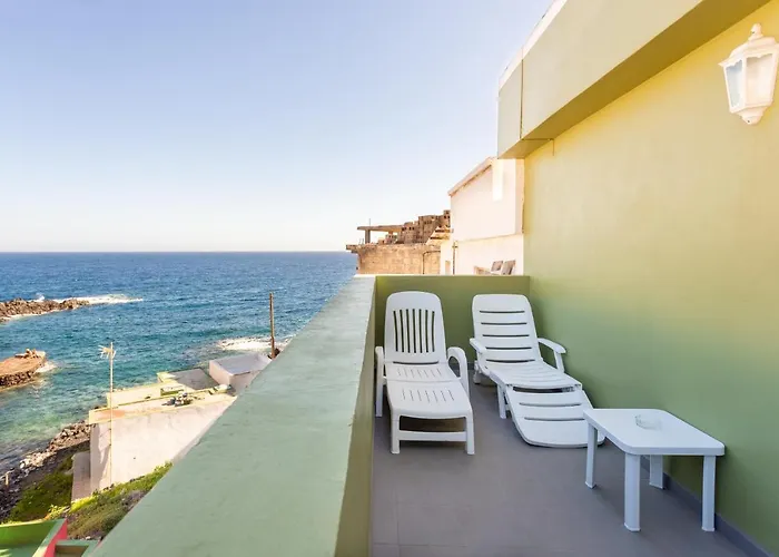 Home2book Charming Sea Front House Эль-Эскобональ