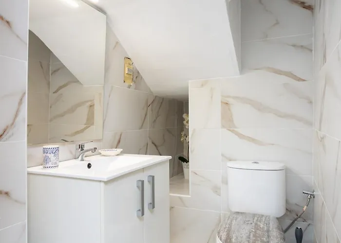 Home2book Charming Sea Front House Дом отдыха